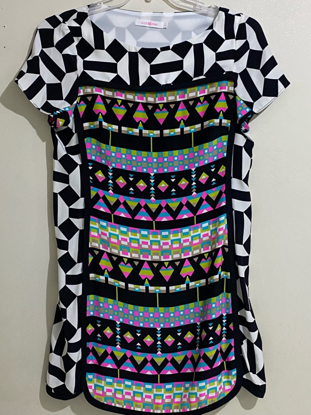 Alice & Trixie 100% Silk White and Black Aztec Print Dress Size M